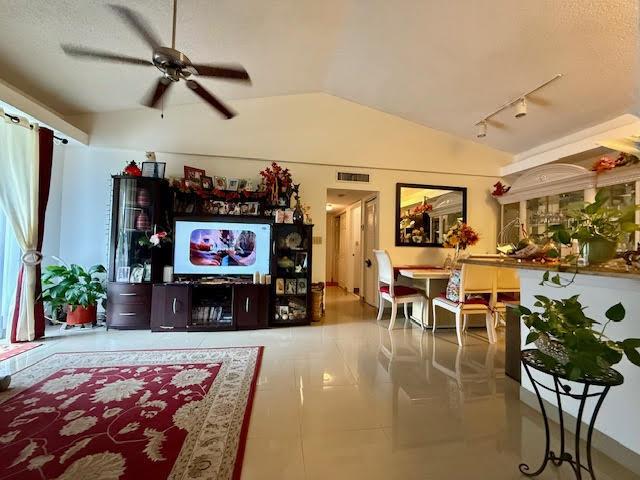 COCO PARC CONDO - Residential Lease