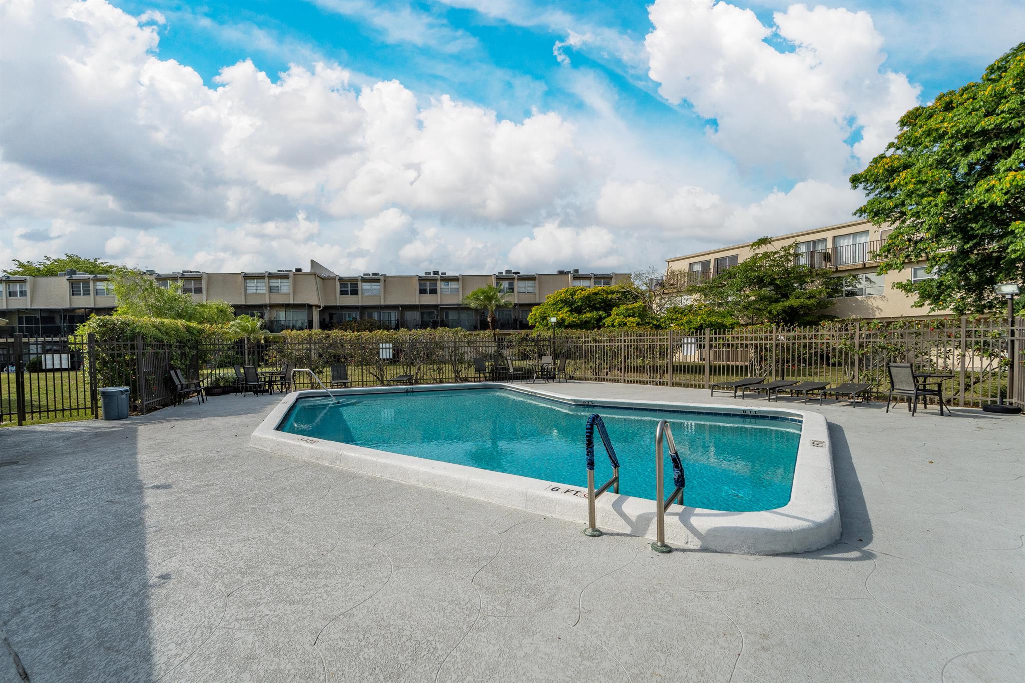 VILLAGE GREEN OF BOCA RATON CONDO - Residential