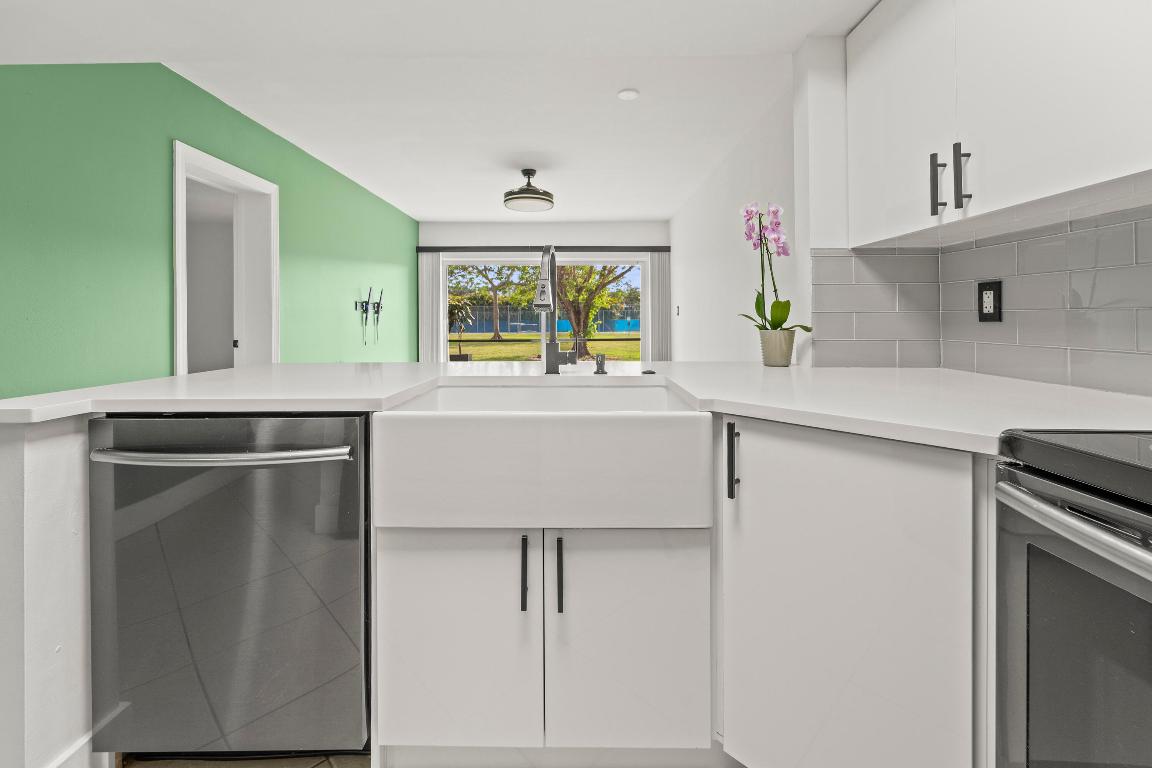 VILLAGE GREEN OF BOCA RATON CONDO - Residential