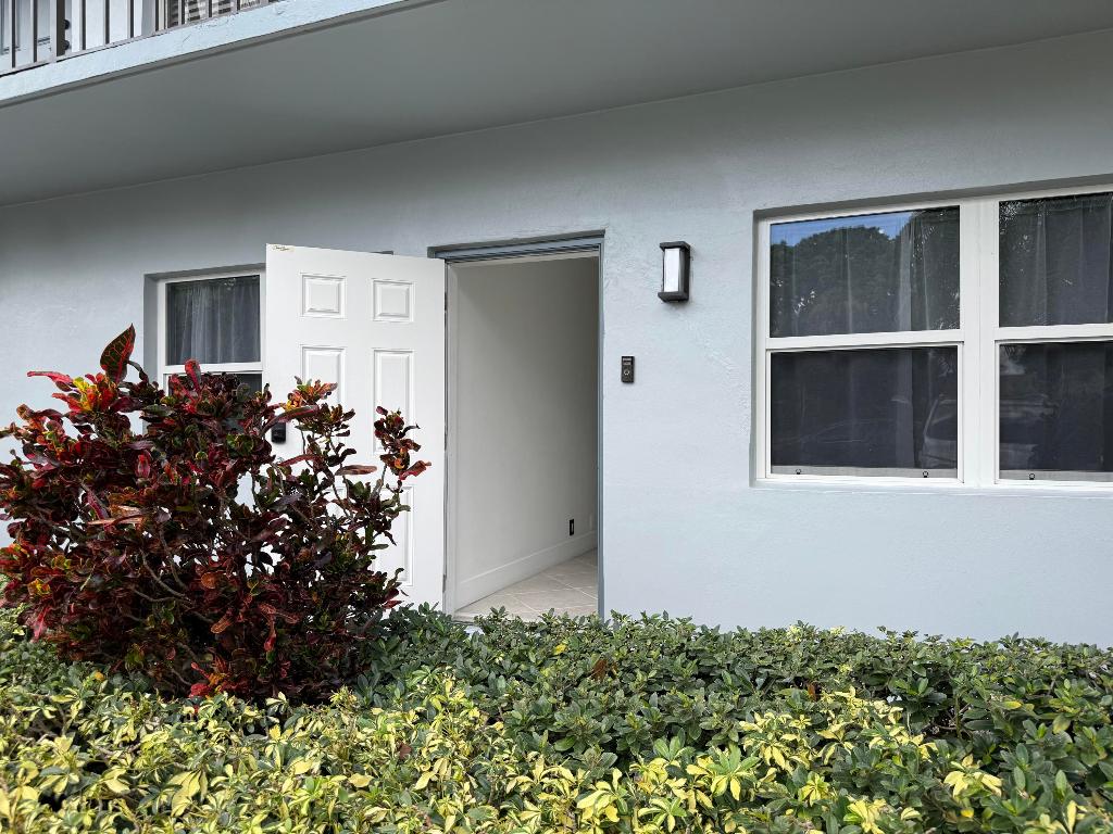 VILLAGE GREEN OF BOCA RATON CONDO - Residential