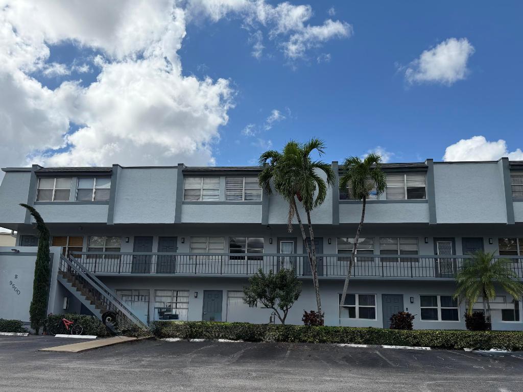 VILLAGE GREEN OF BOCA RATON CONDO - Residential