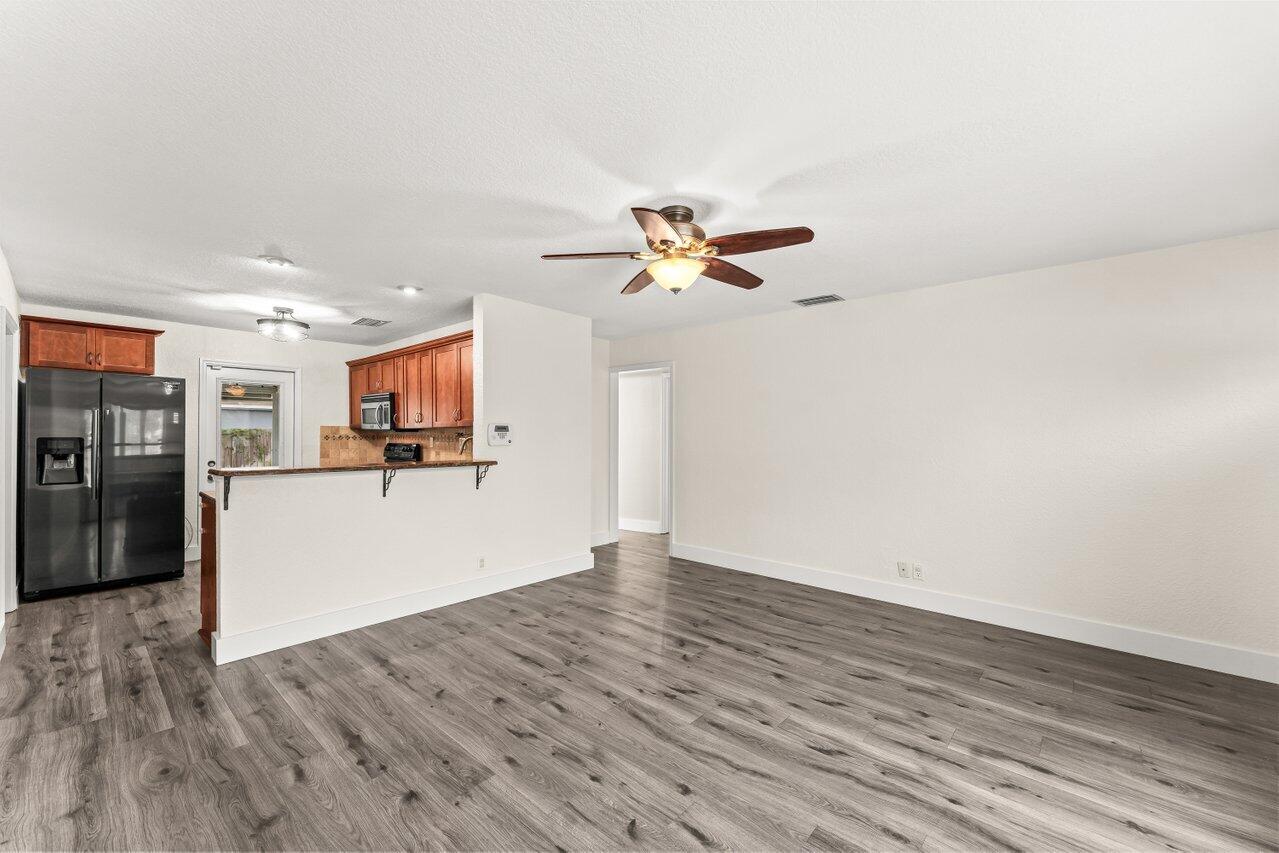 2800 NE 8th Avenue NE