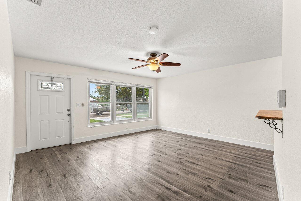 2800 NE 8th Avenue NE