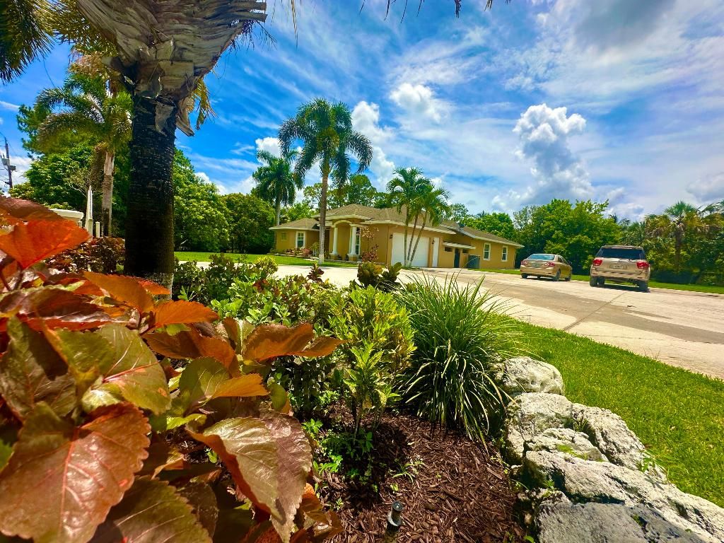 Photo of 17146 81st Lane N, Loxahatchee, FL 33470 (MLS # R10996204)