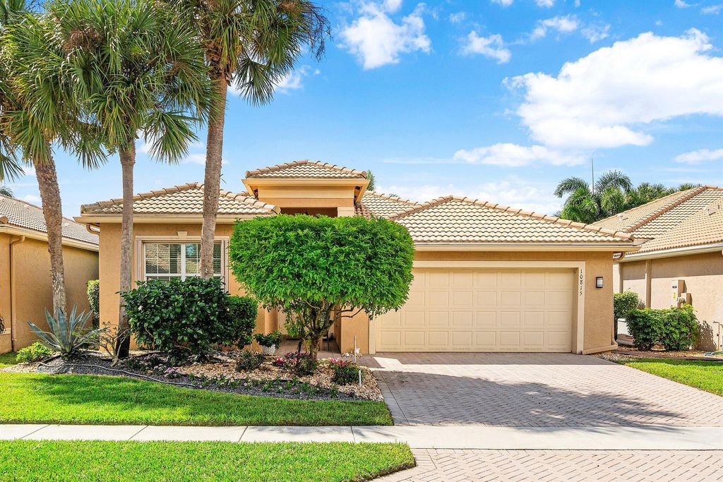 Photo of 10815 Summerville Way, Boynton Beach, FL 33437 (MLS # R11133304)