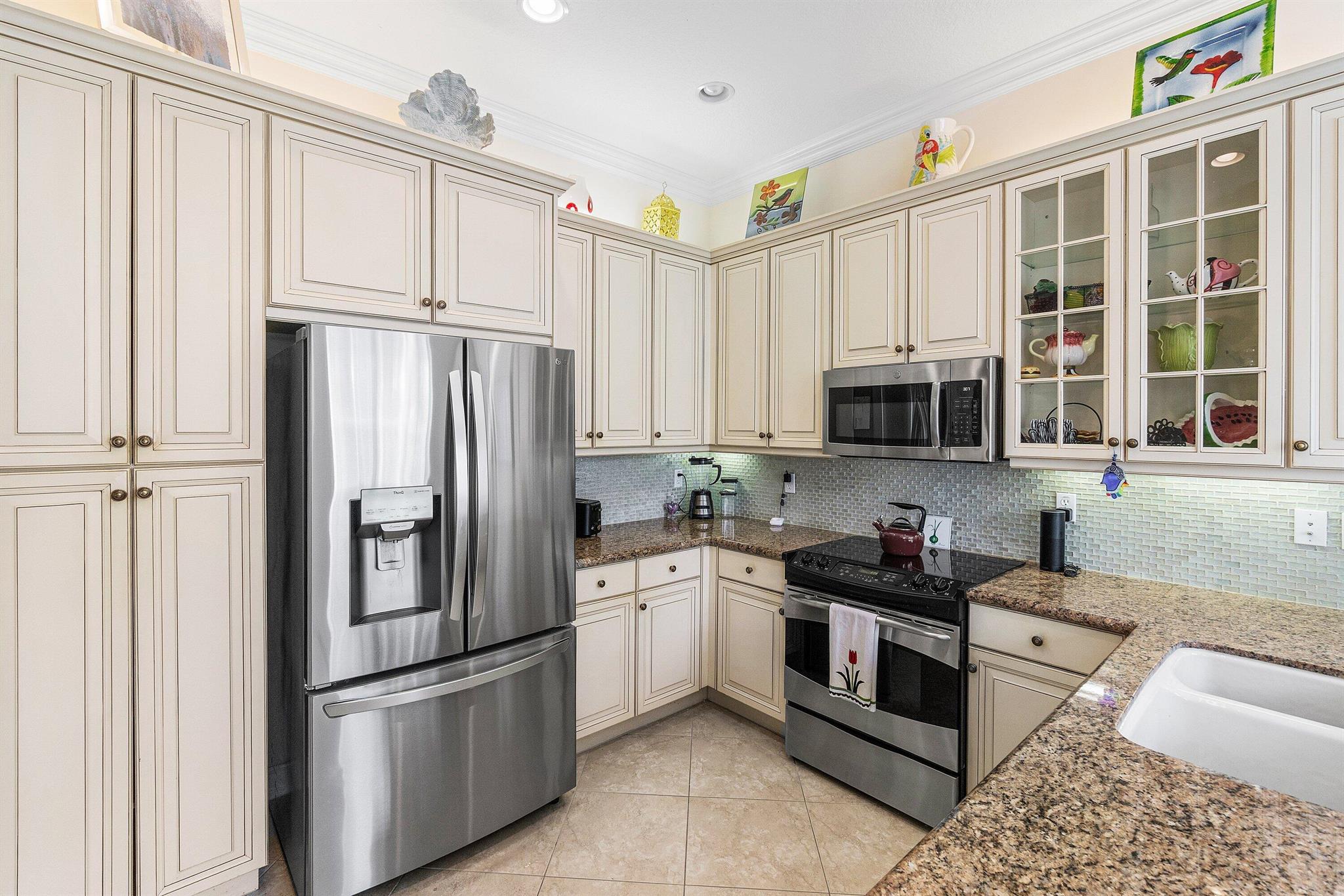 VALENCIA POINTE - Residential