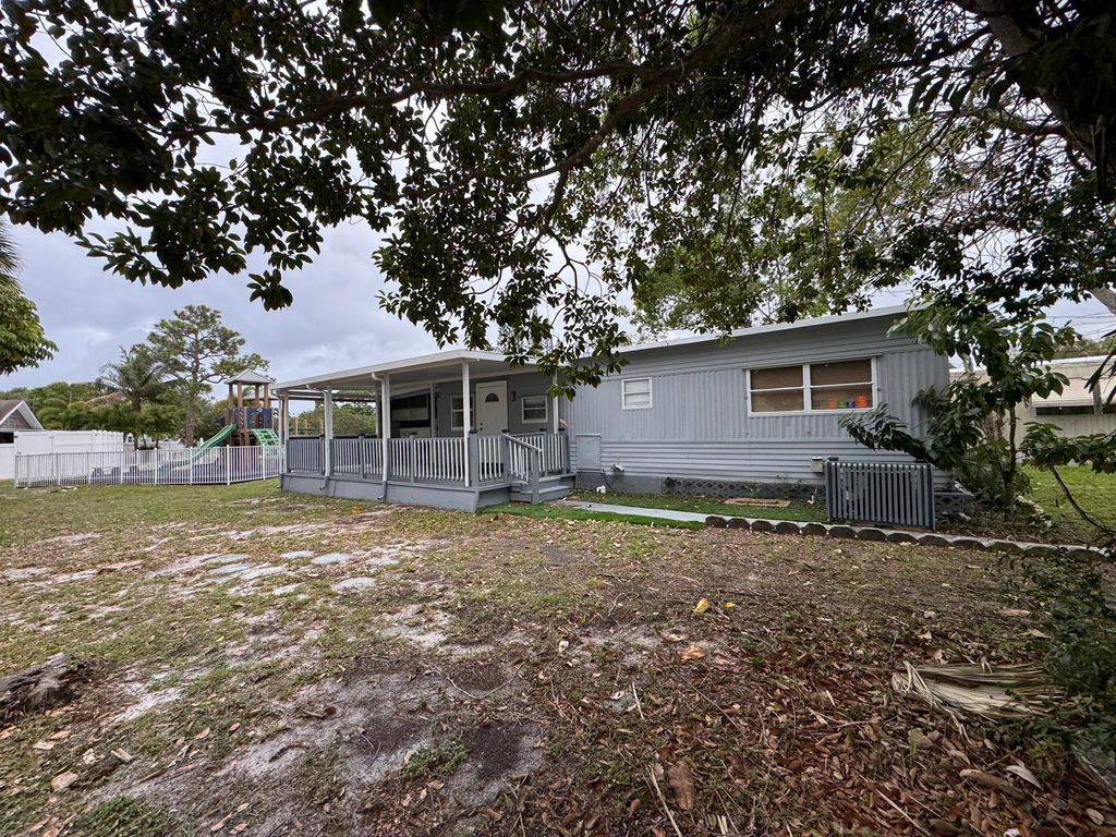 Photo of 2555 Pga Blvd #18, Palm Beach Gardens, FL 33410 (MLS # R11116202)