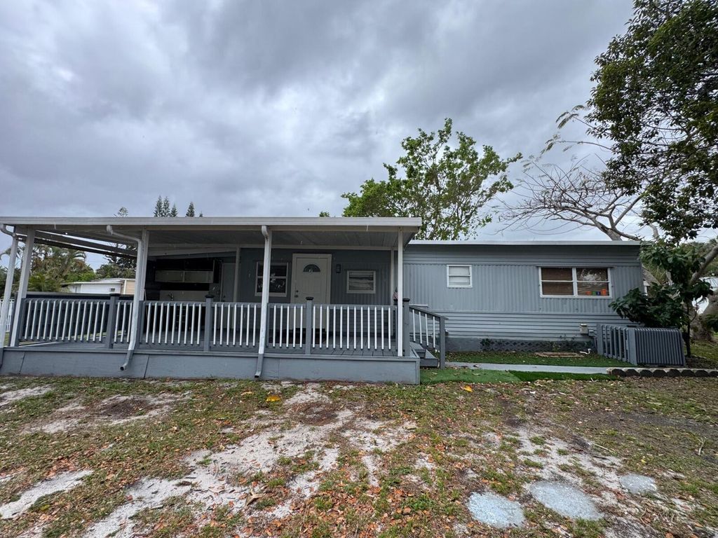 Photo of 2555 Pga Blvd #18, Palm Beach Gardens, FL 33410 (MLS # R11116202)