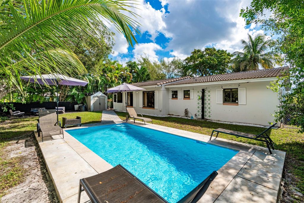 Photo of 7509 NW 40th Place, Coral Springs, FL 33065 (MLS # F10534961)