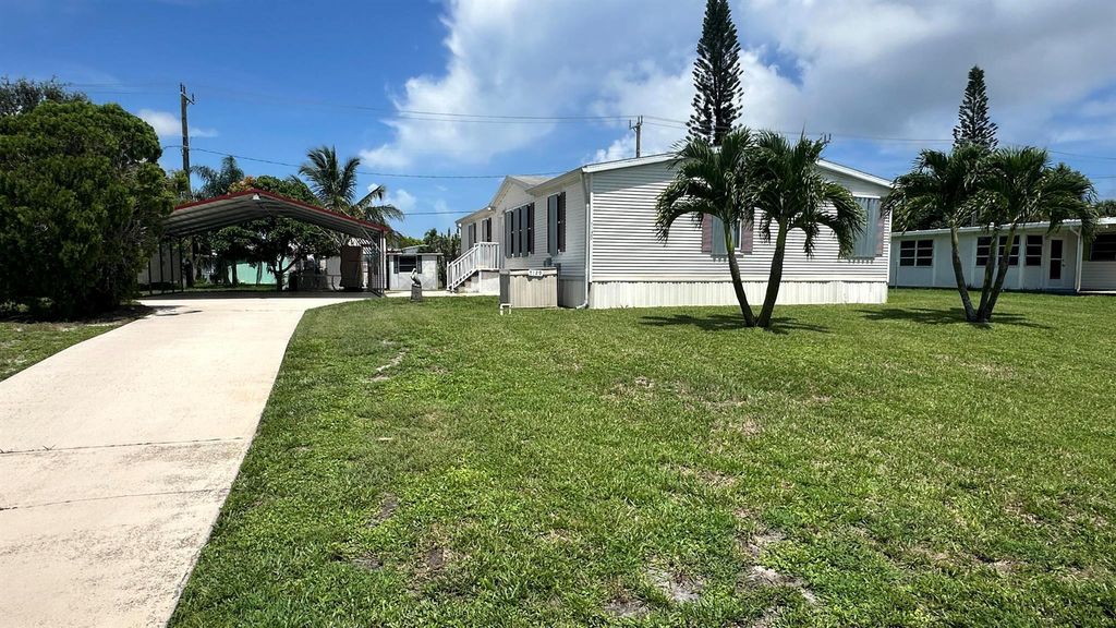 Photo of 7129 SE Ridgeway Terrace, Hobe Sound, FL 33455 (MLS # R11016586)