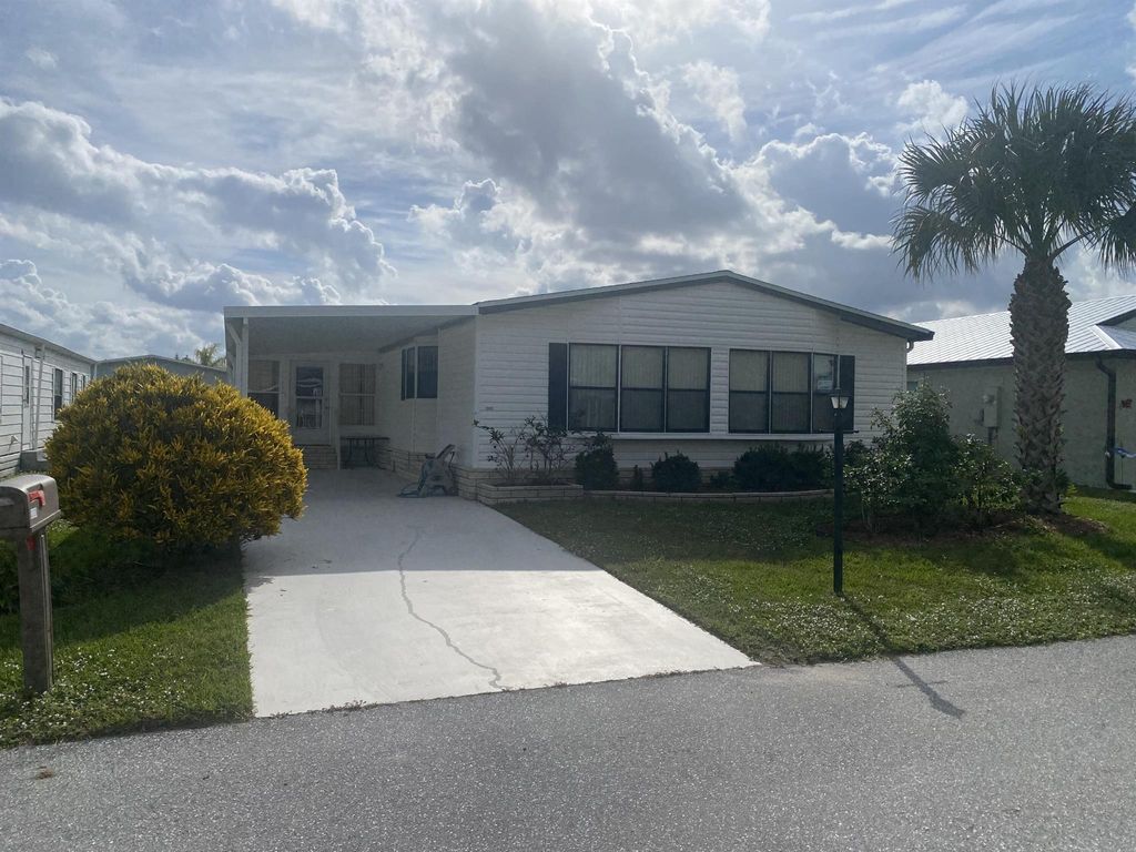 Photo of 13931 Encantardo Circle, Fort Pierce, FL 34951 (MLS # R10940982)