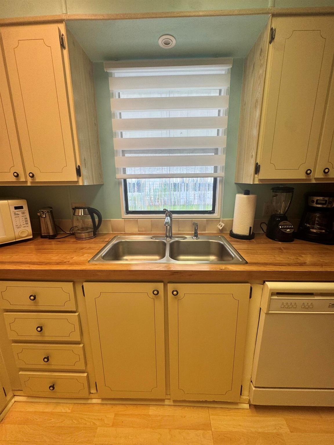 SPANISH LAKES COUNTRY CLU - Residential