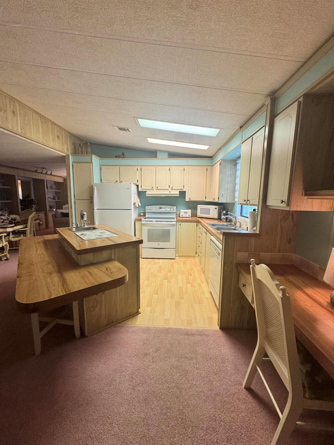 SPANISH LAKES COUNTRY CLU - Residential