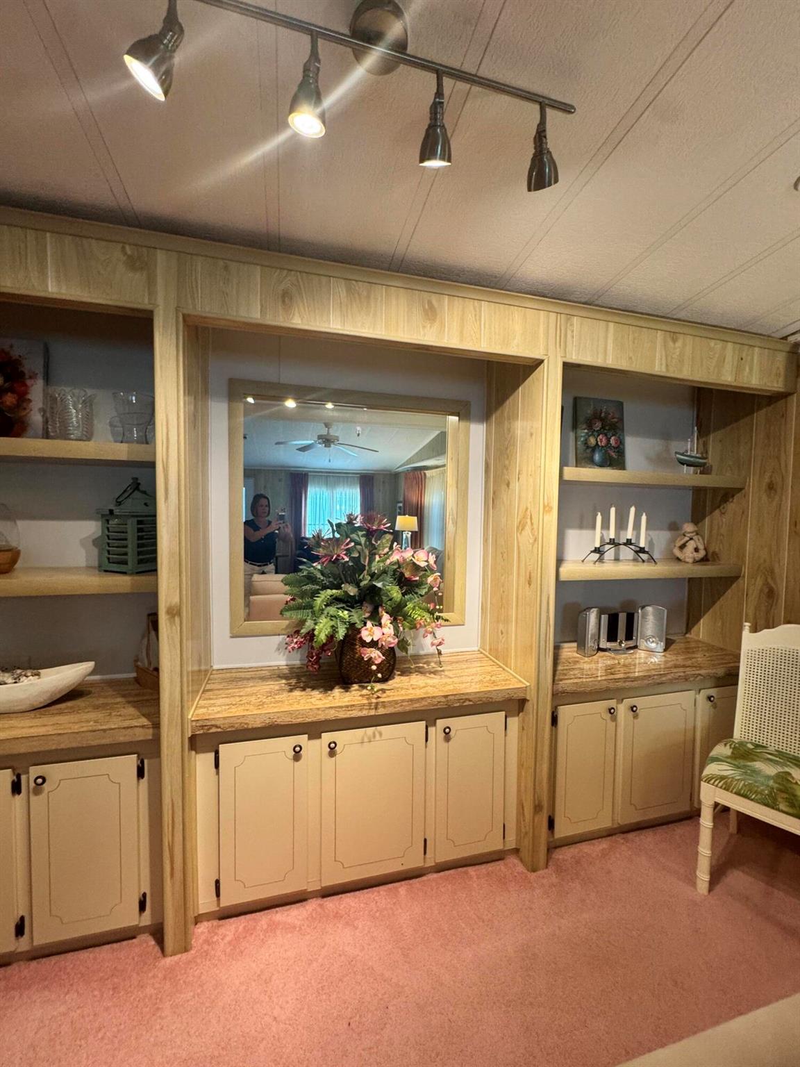SPANISH LAKES COUNTRY CLU - Residential