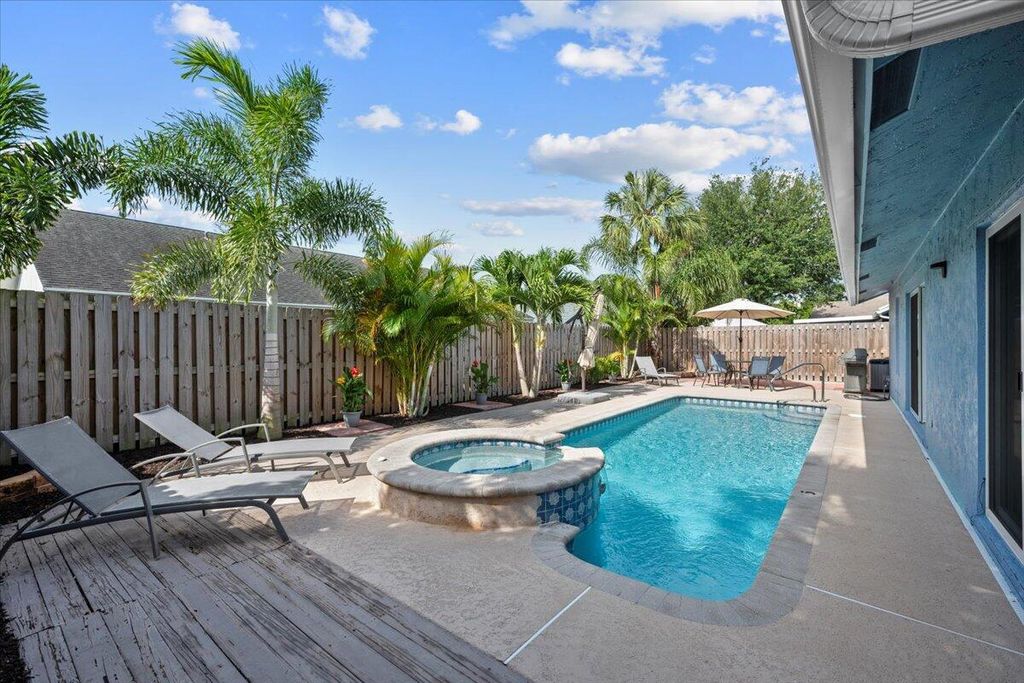 Photo of 6168 Ungerer Street, Jupiter, FL 33458 (MLS # R11088909)