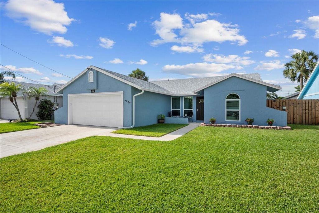 Photo of 6168 Ungerer Street, Jupiter, FL 33458 (MLS # R11088909)