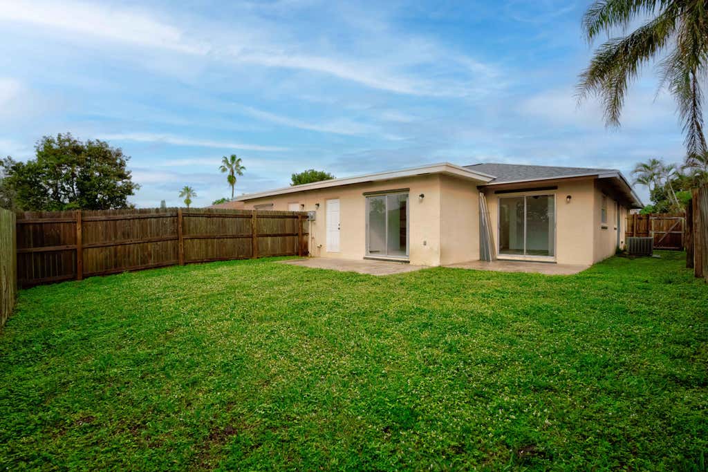 Photo of 4698 Arthur Street, Palm Beach Gardens, FL 33418 (MLS # B26038464)