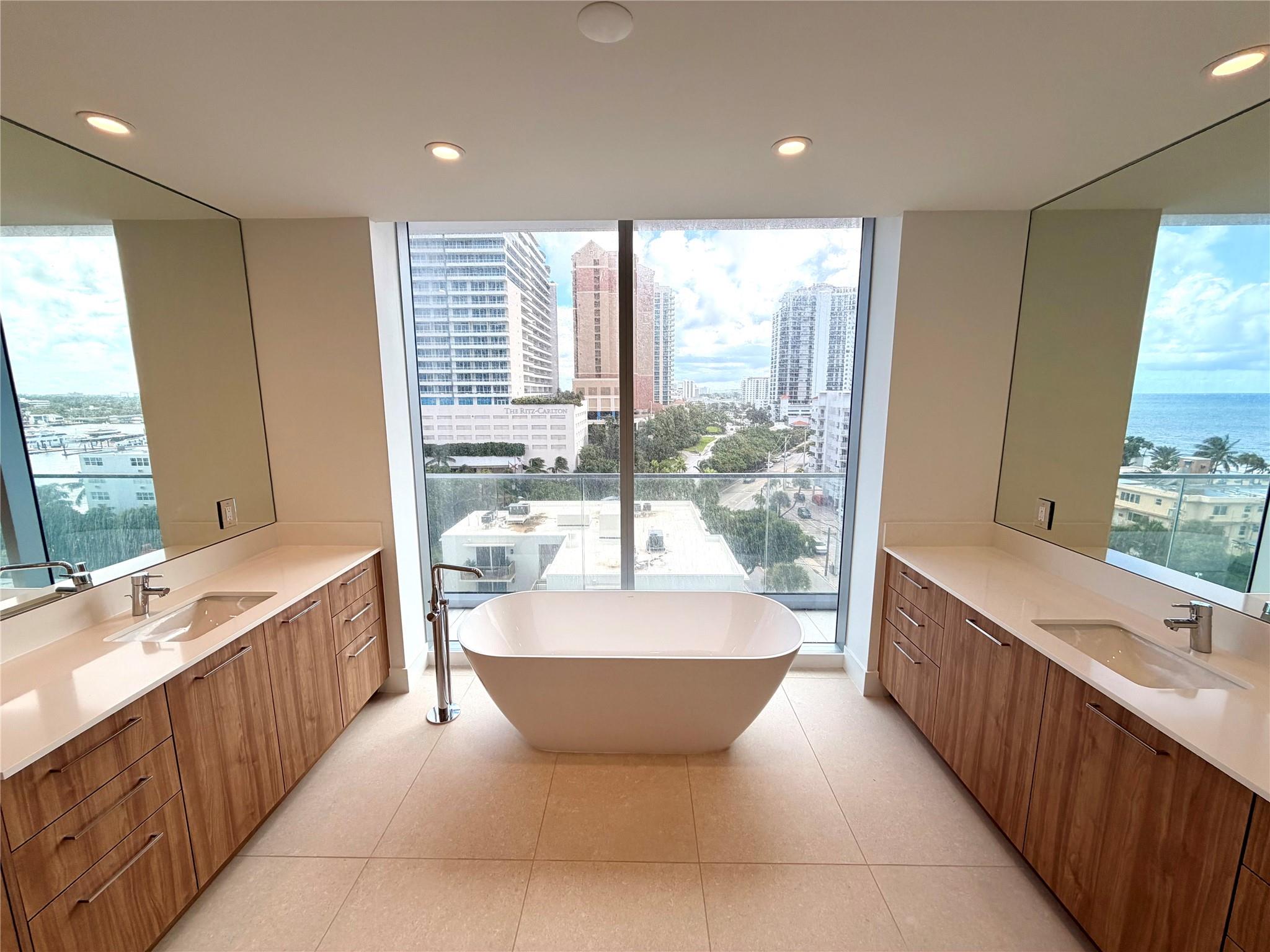 SELENE OCEANFRONT RESIDEN - Residential