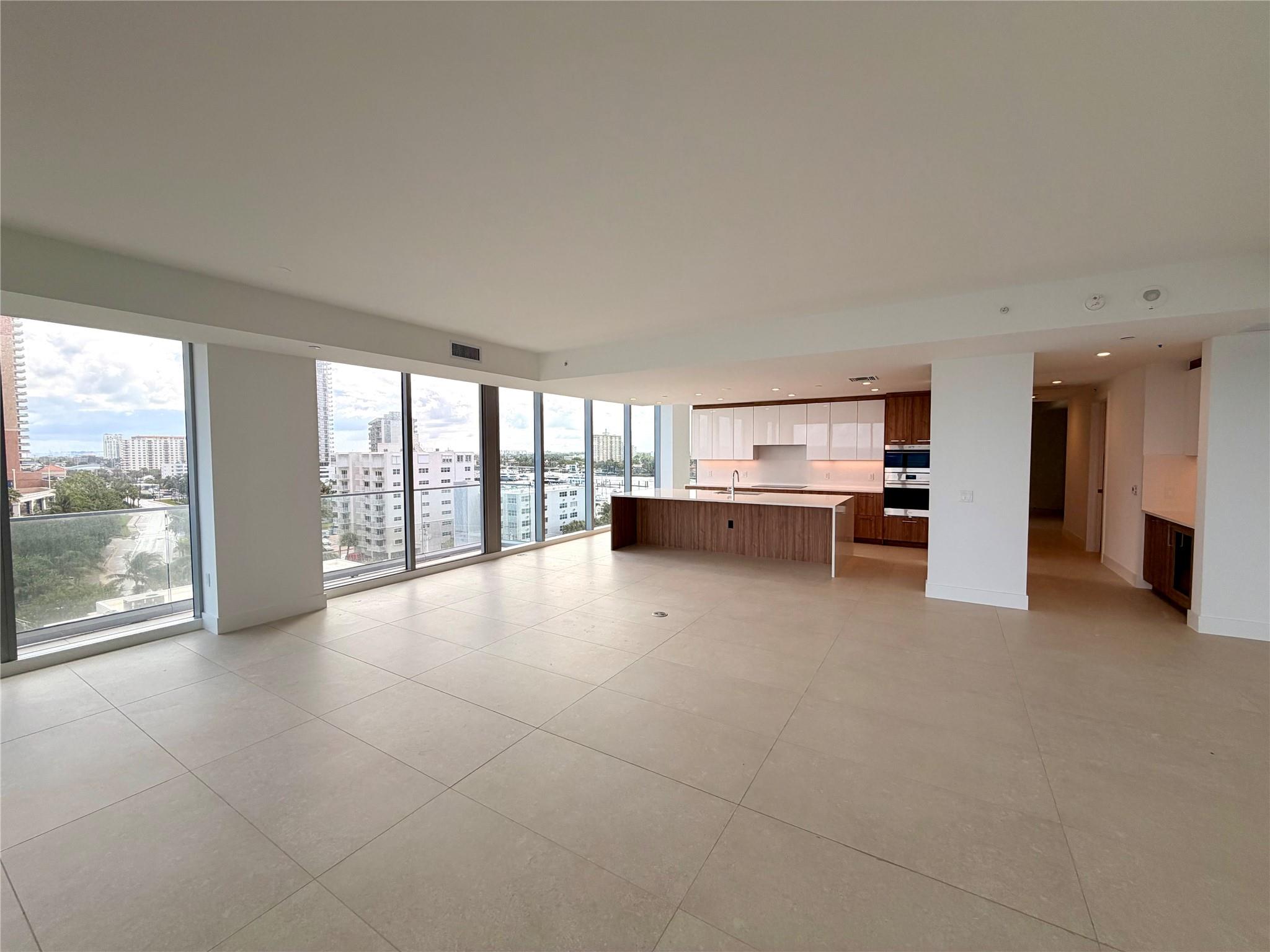 SELENE OCEANFRONT RESIDEN - Residential