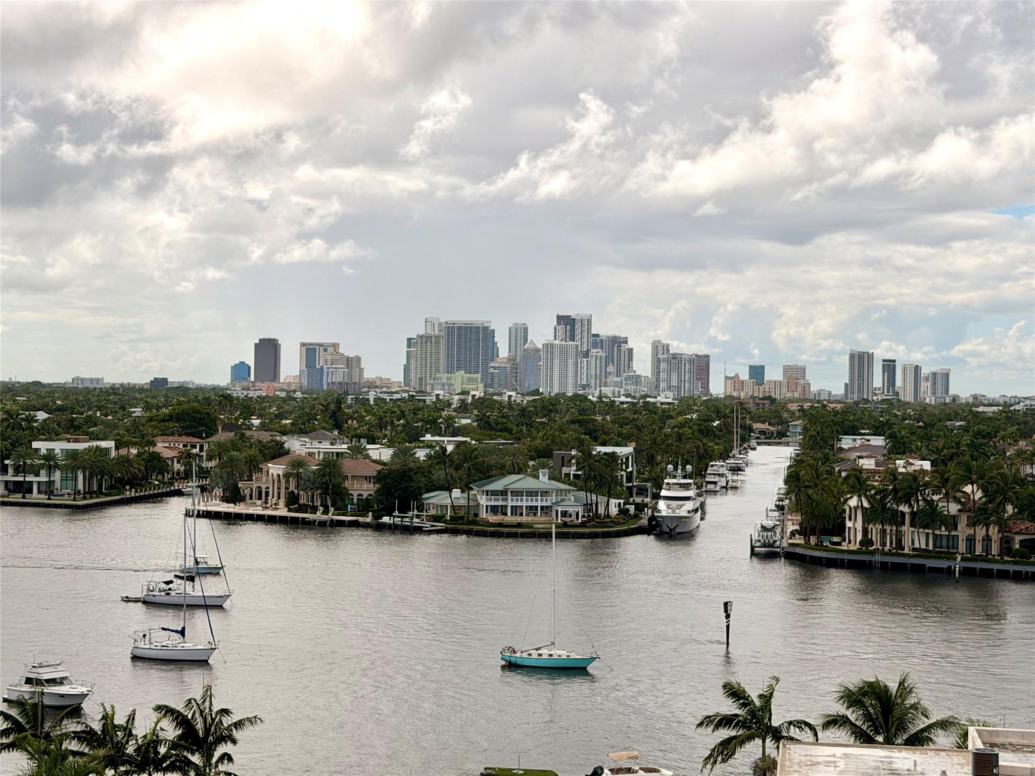 SELENE OCEANFRONT RESIDEN - Residential