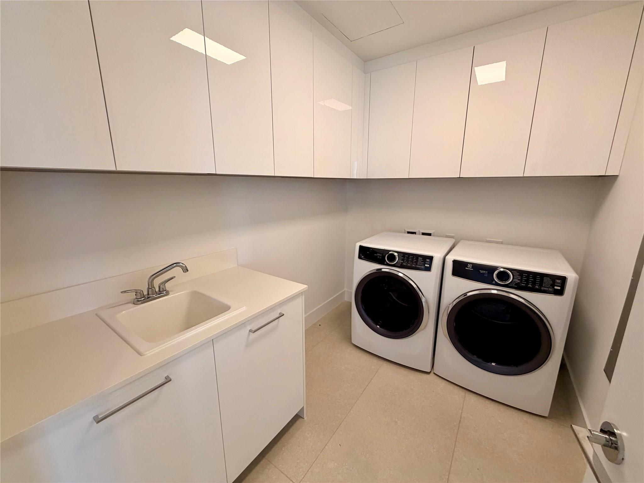 SELENE OCEANFRONT RESIDEN - Residential