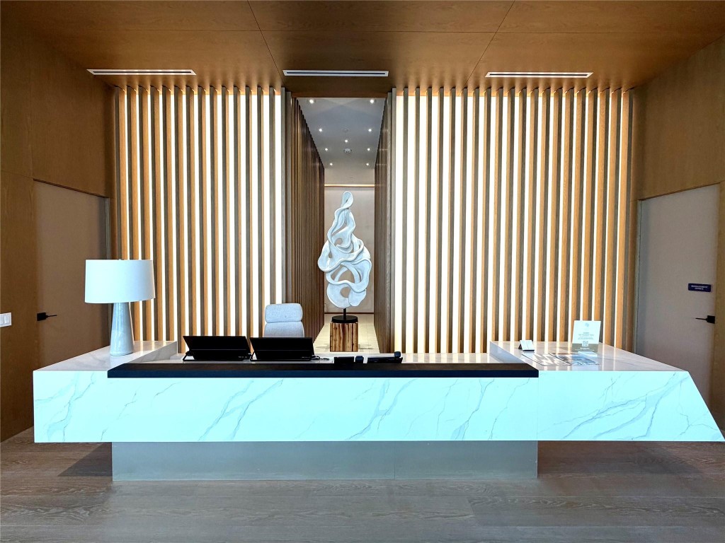 153 N Seabreeze Boulevard S-602