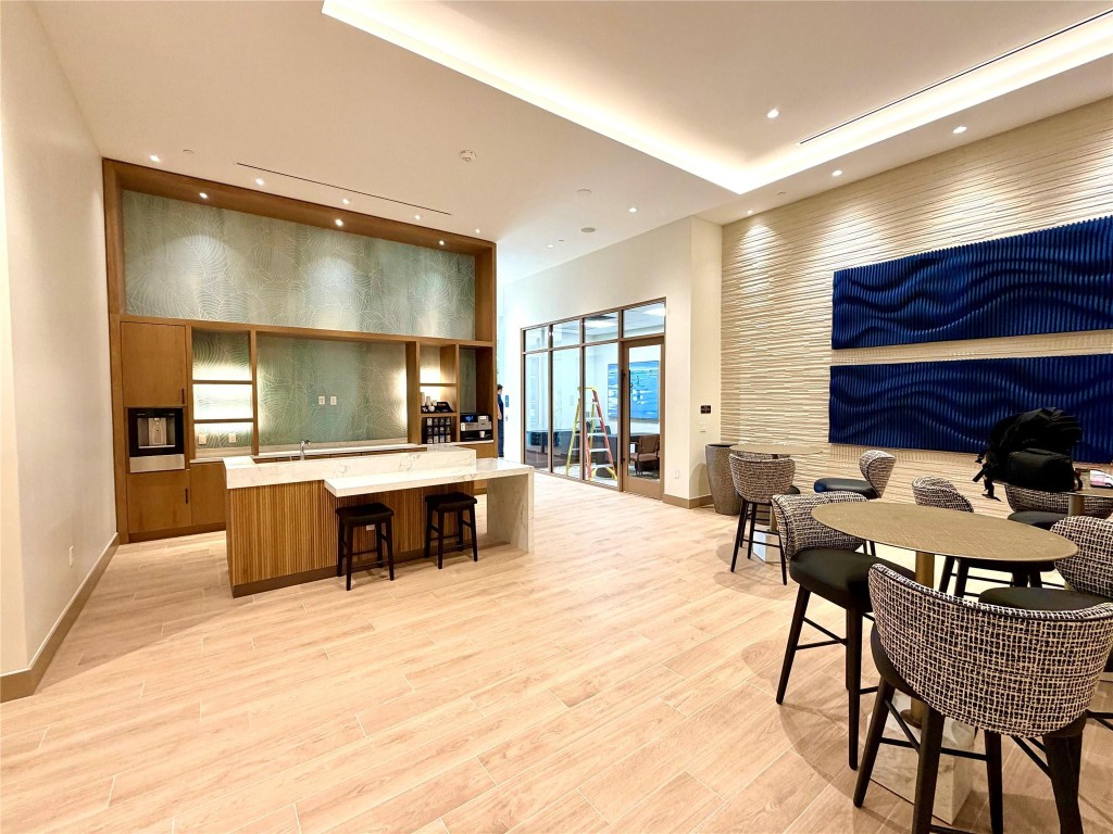 153 N Seabreeze Boulevard S-602