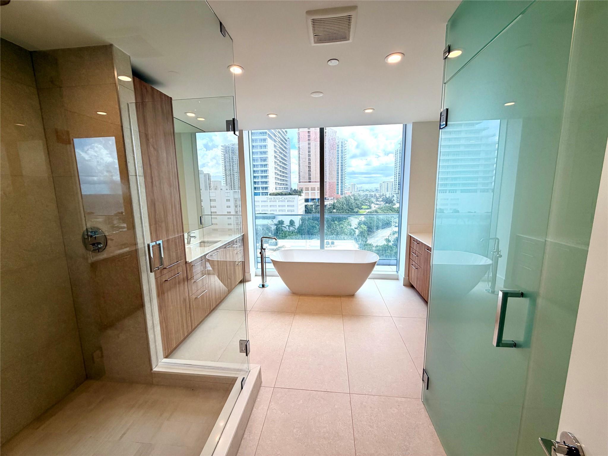 SELENE OCEANFRONT RESIDEN - Residential