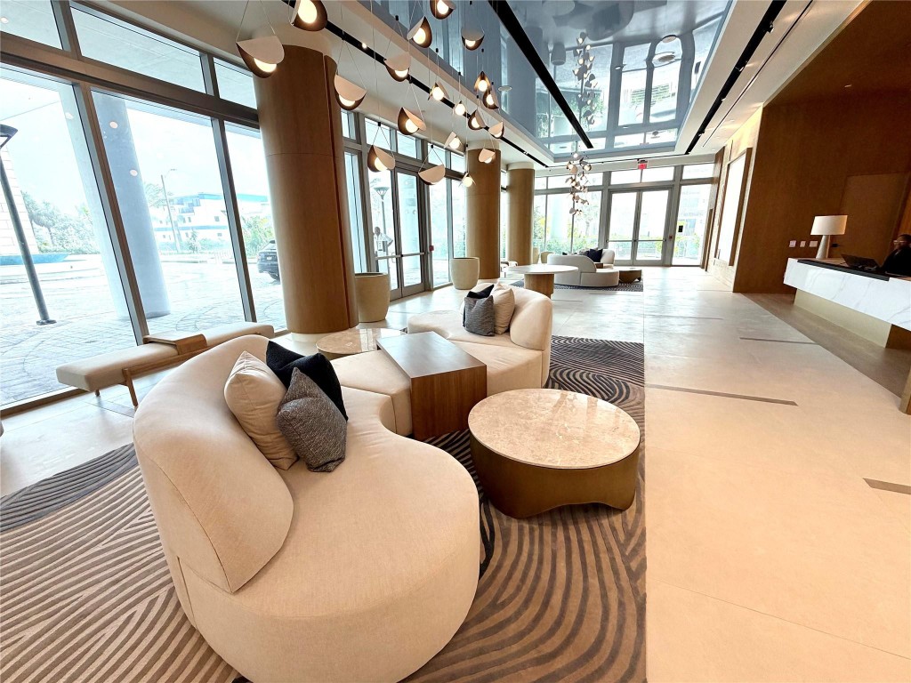 153 N Seabreeze Boulevard S-602