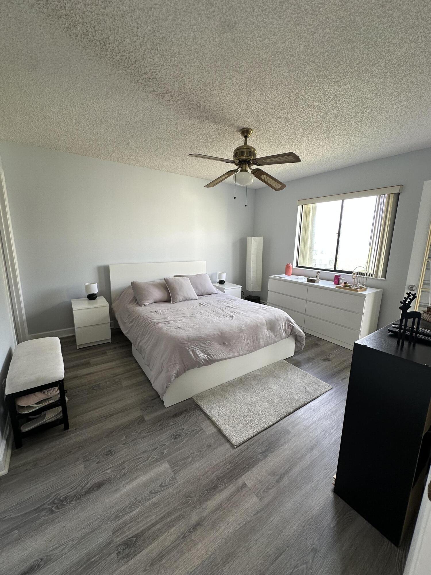 3138 Via Poinciana 317