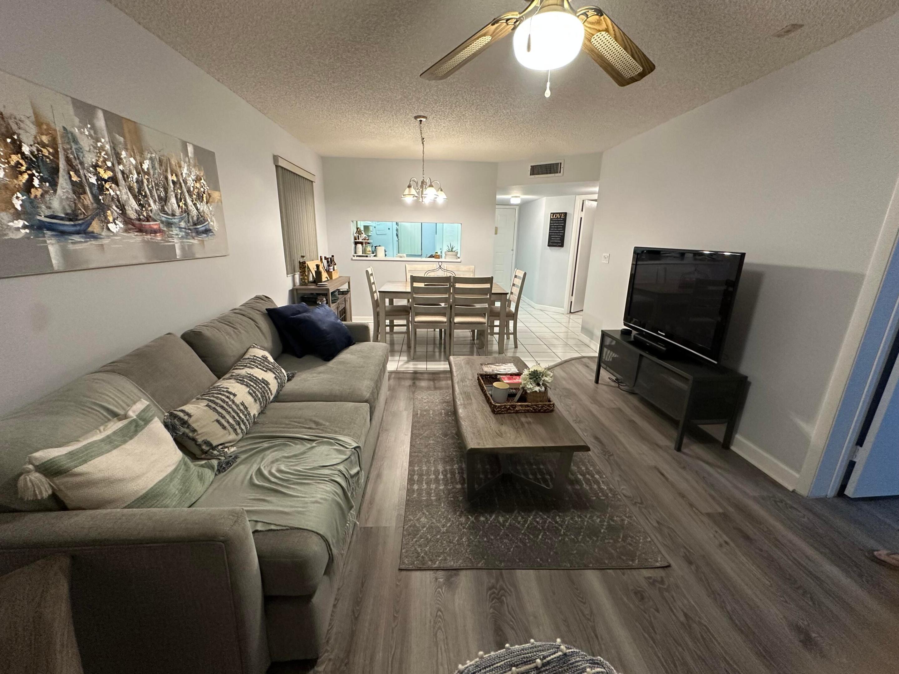 3138 Via Poinciana 317