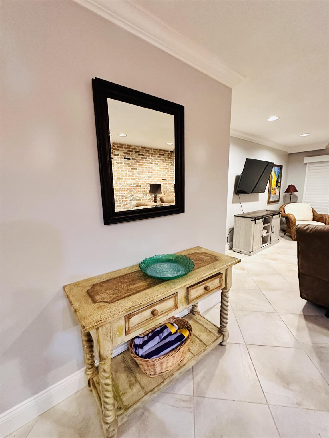 PARKSIDE CONDO - Residential Lease