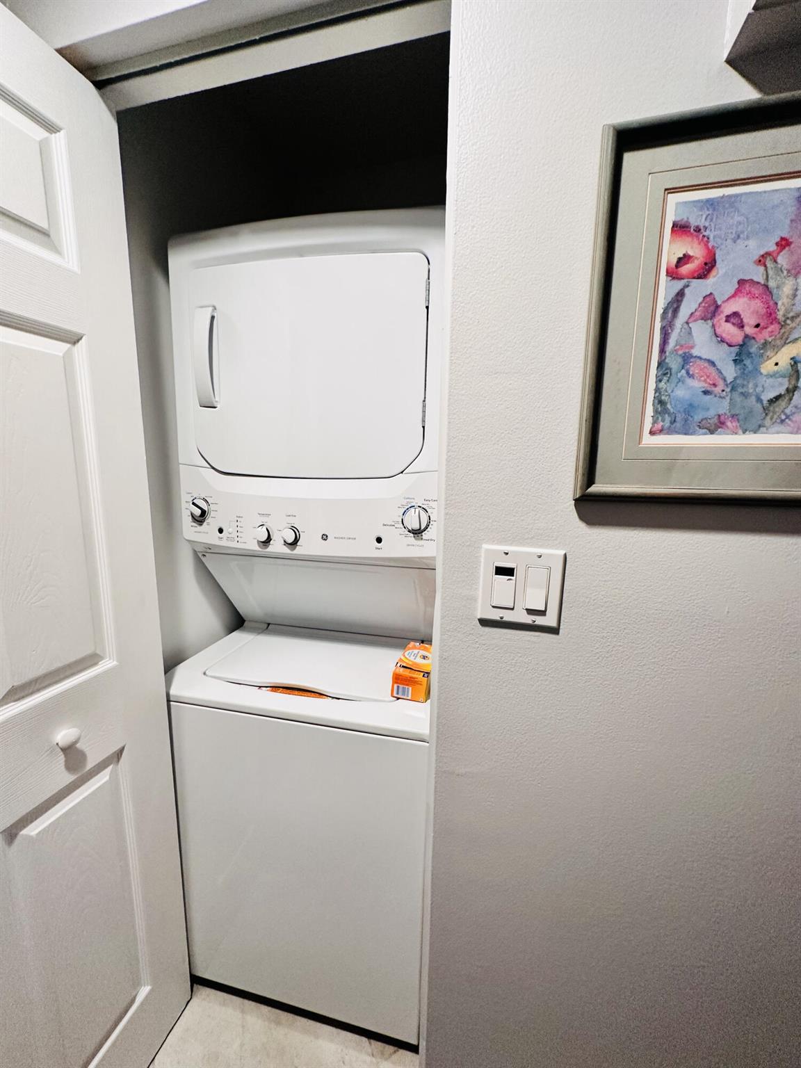 PARKSIDE CONDO - Residential Lease