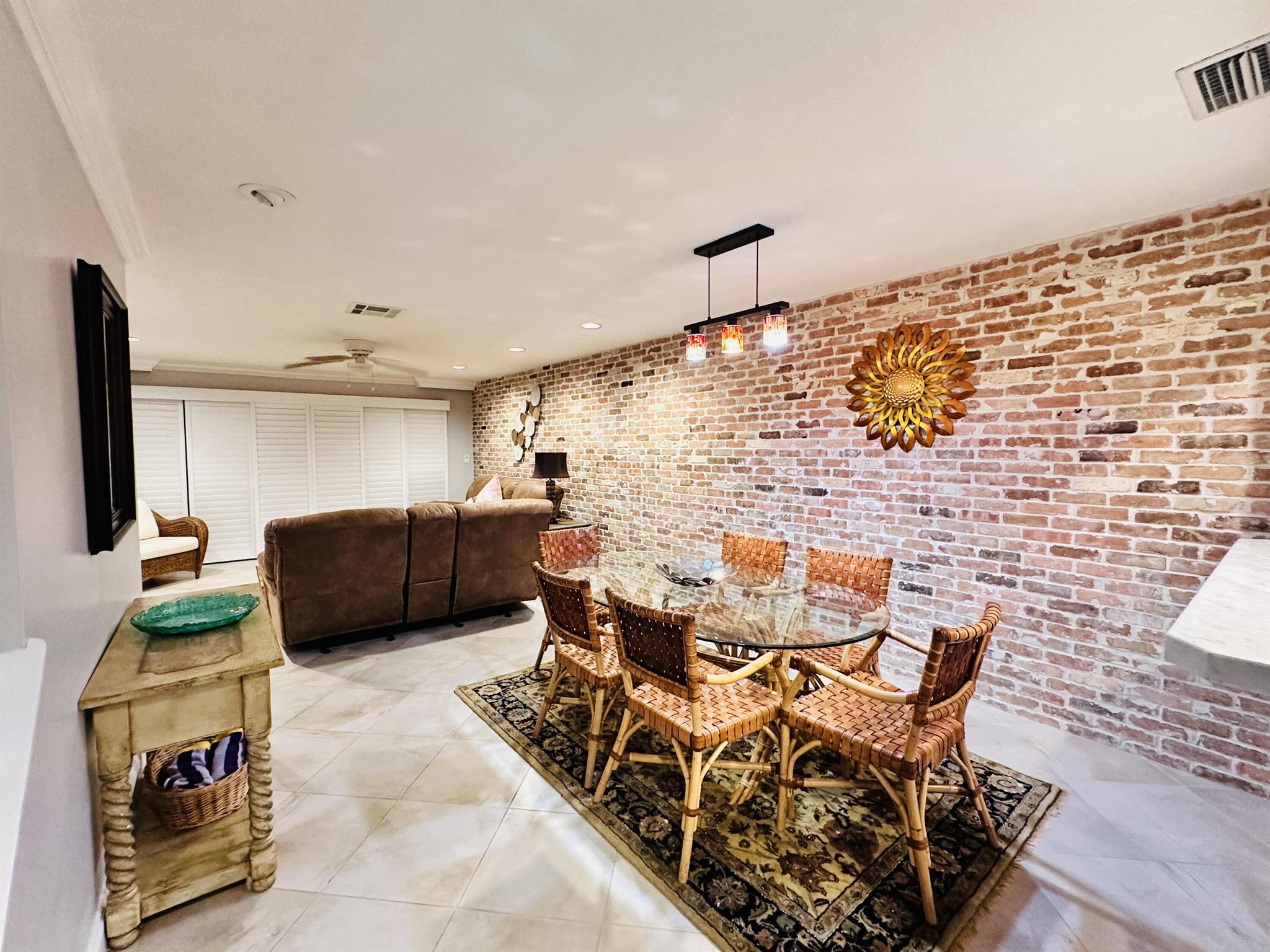 PARKSIDE CONDO - Residential Lease