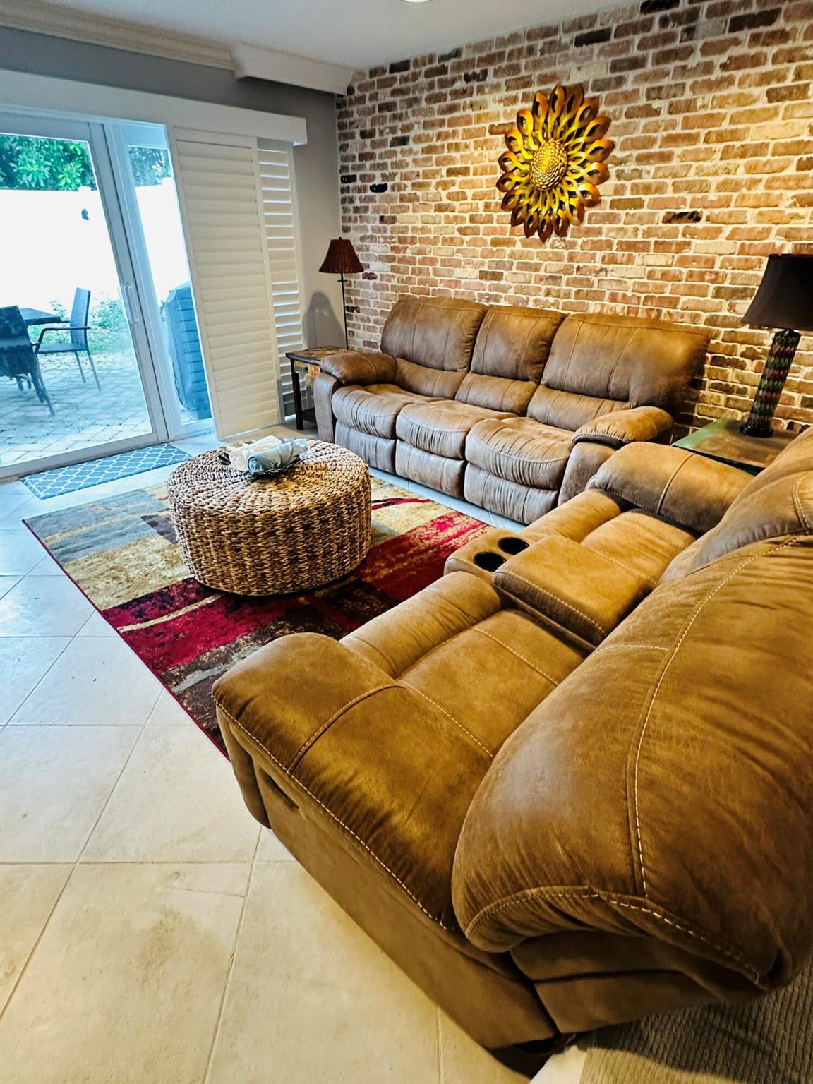 PARKSIDE CONDO - Residential Lease