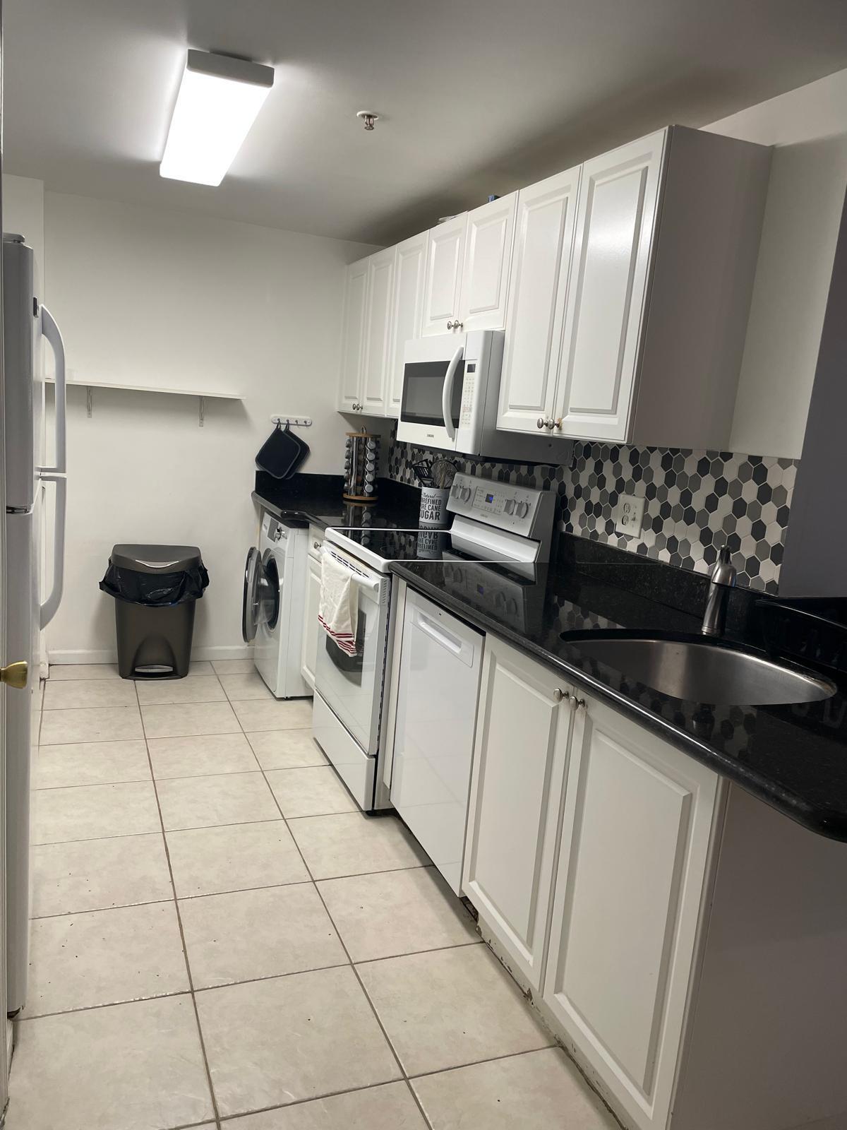 2060 Greenview Shores Boulevard 319