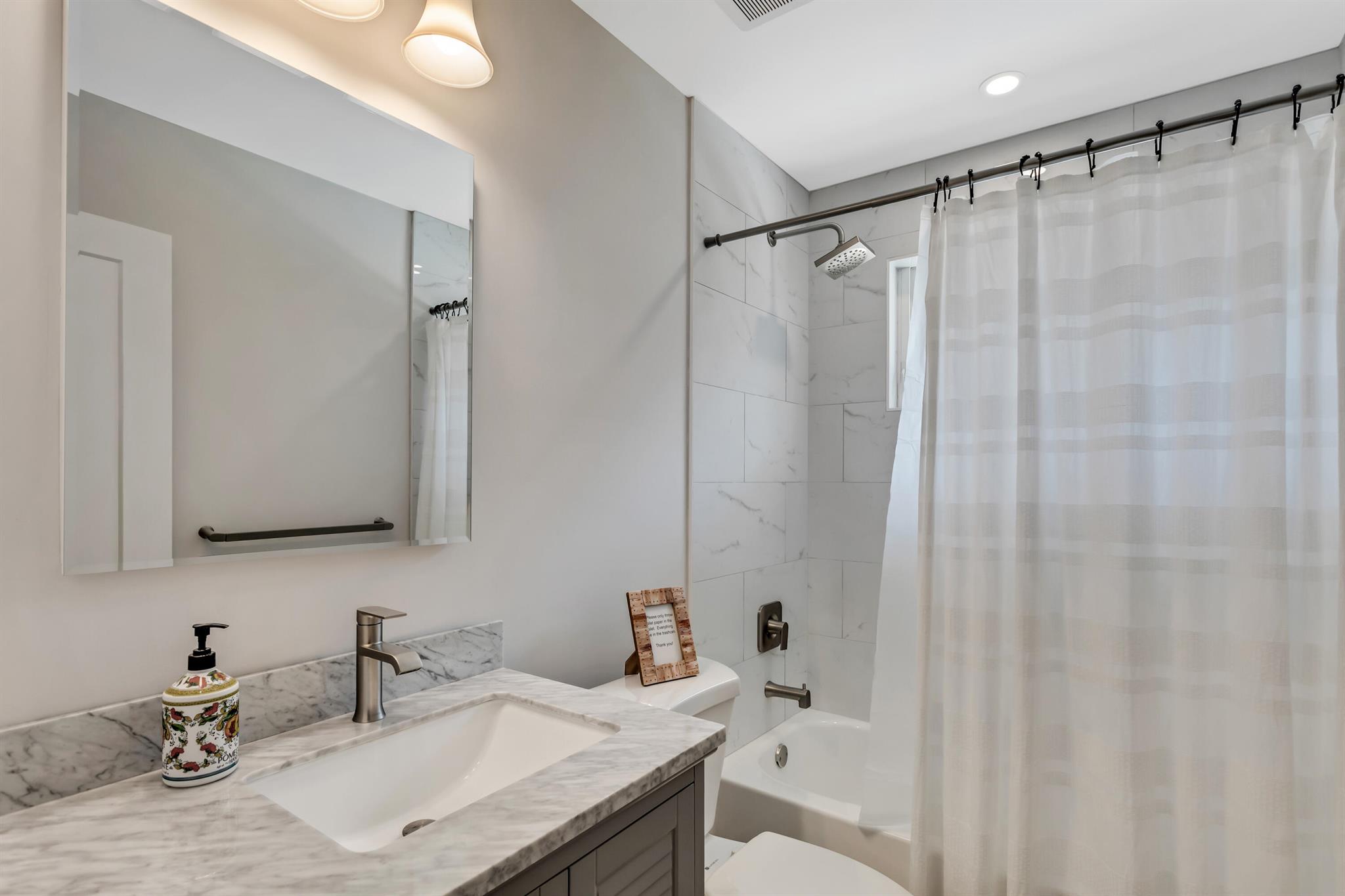 RIDGEWOOD HOMES - Residential Lease