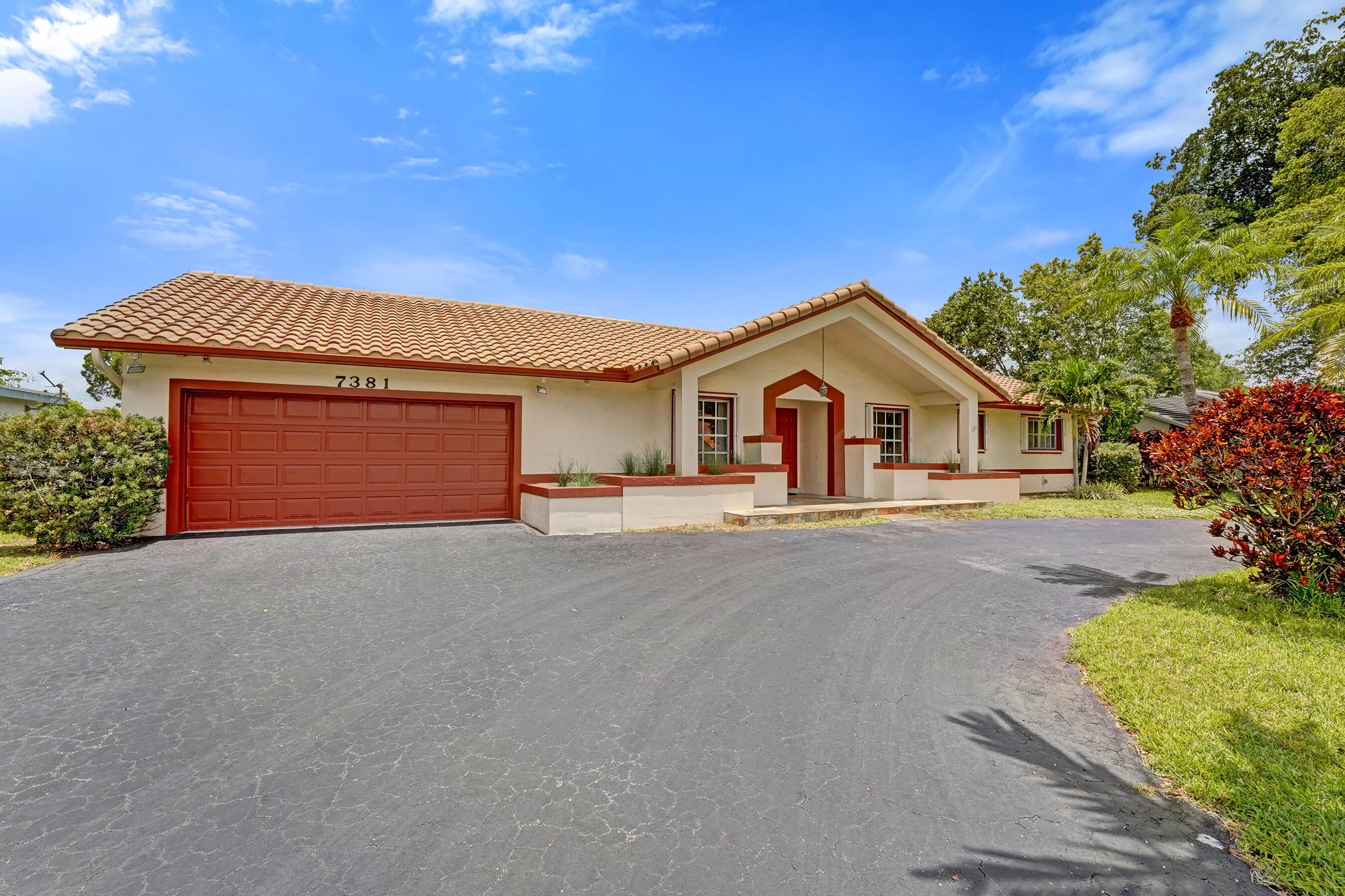 ELDORADO ESTATES IN PLANTATION - Residential