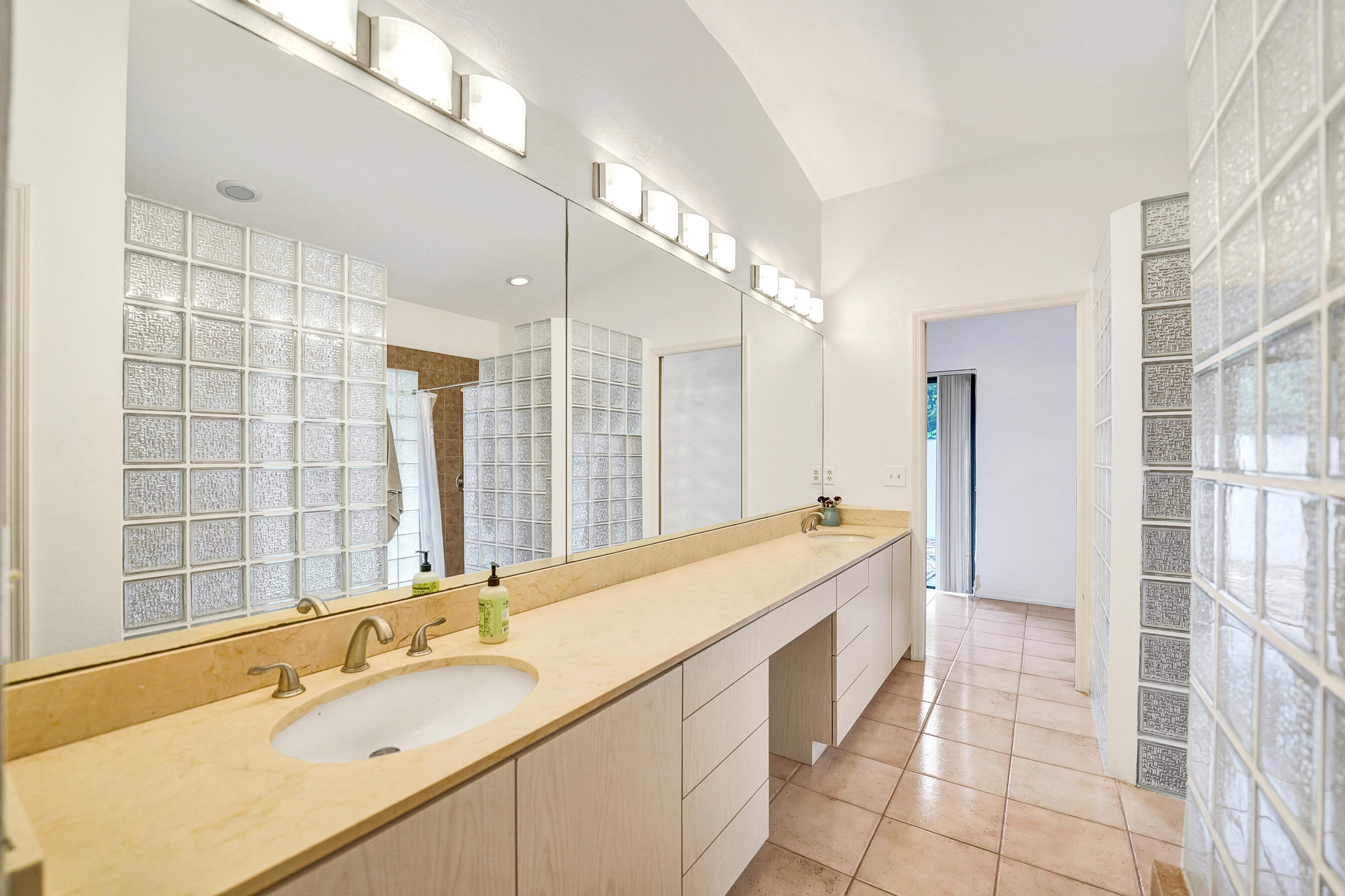 ELDORADO ESTATES IN PLANTATION - Residential
