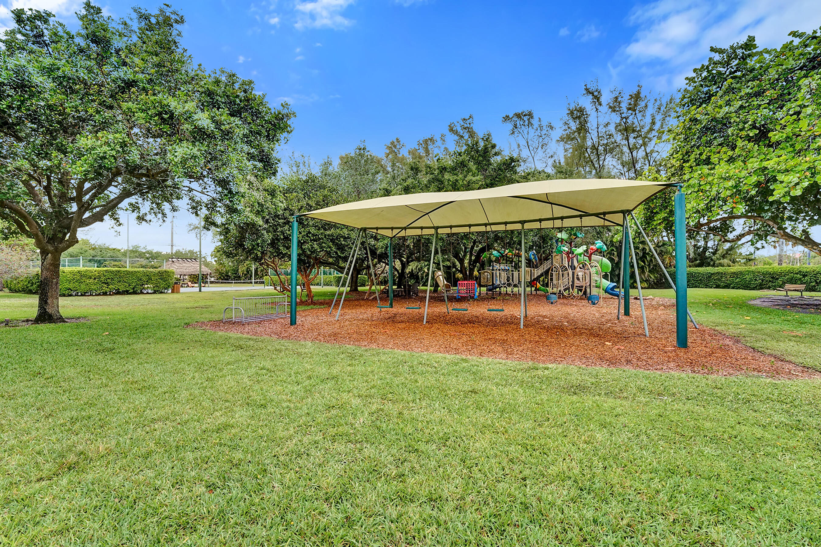 ELDORADO ESTATES IN PLANTATION - Residential
