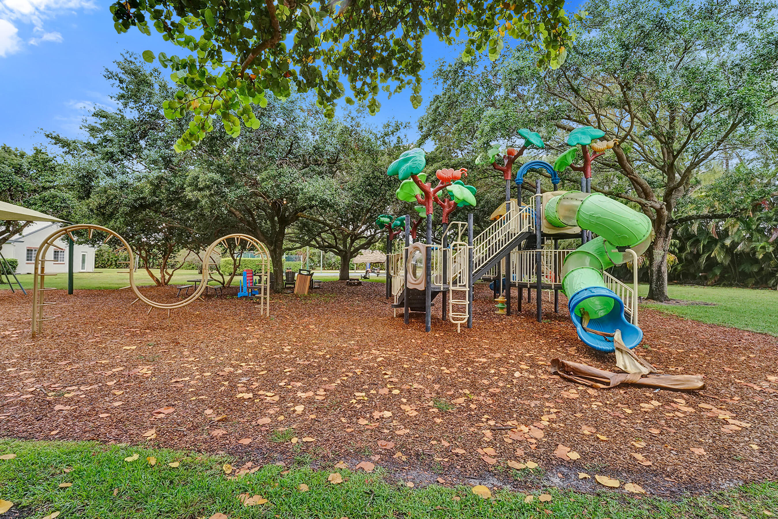 ELDORADO ESTATES IN PLANTATION - Residential