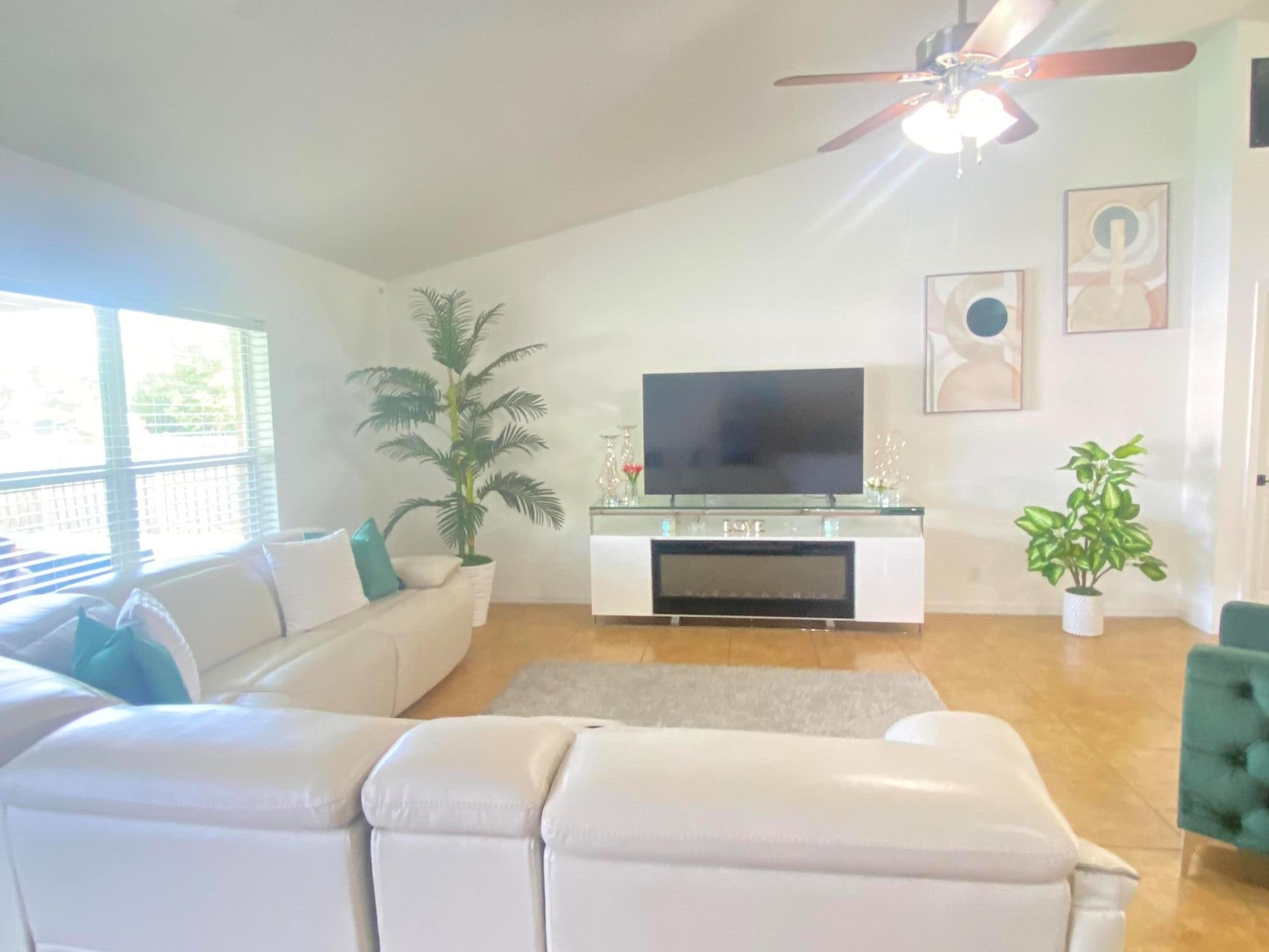 PORT ST LUCIE SECTION 33 - Residential Lease