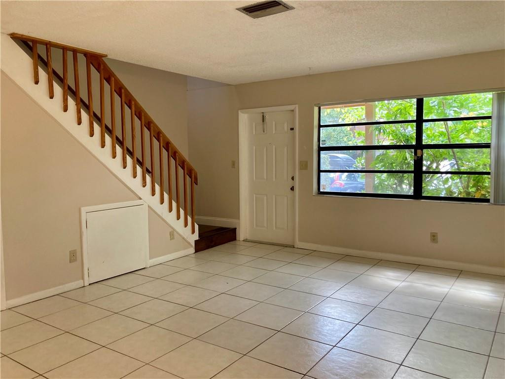 Pembroke Pointe Sec One 1 - Residential Lease