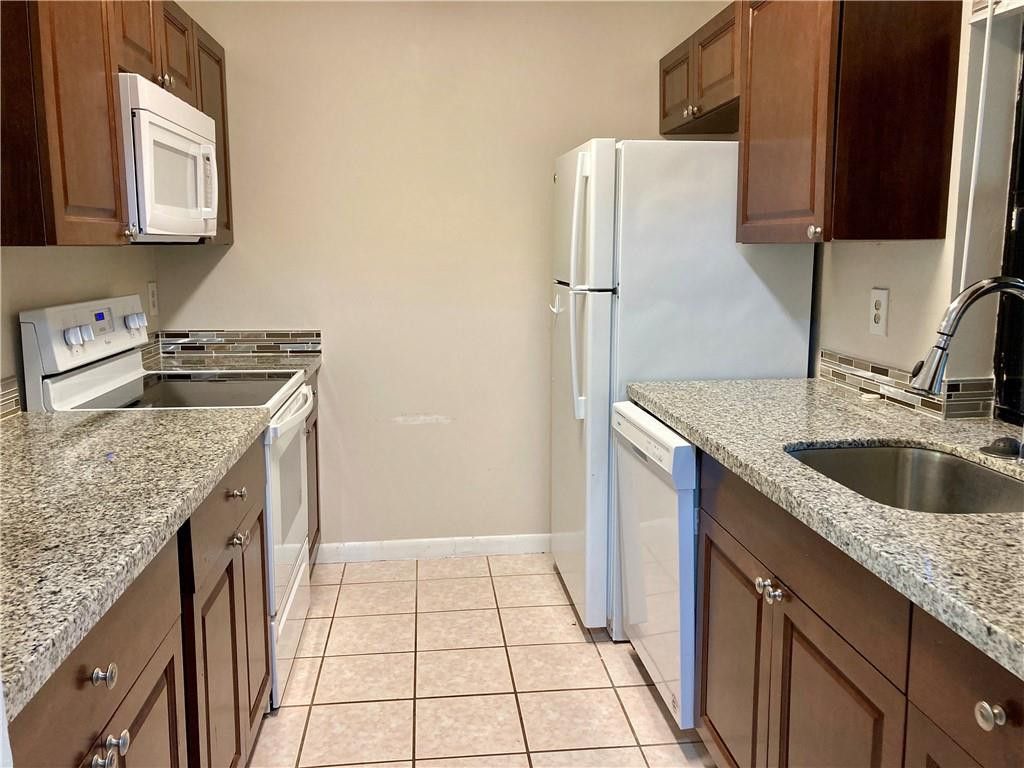 Pembroke Pointe Sec One 1 - Residential Lease