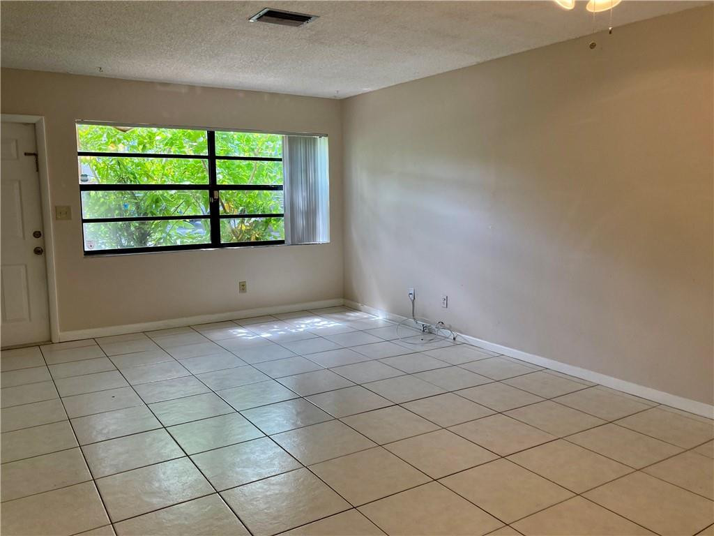 Pembroke Pointe Sec One 1 - Residential Lease