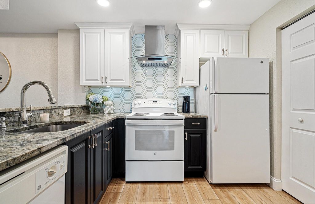 Photo of 2812 Grande Parkway #304, Palm Beach Gardens, FL 33410 (MLS # R10952093)