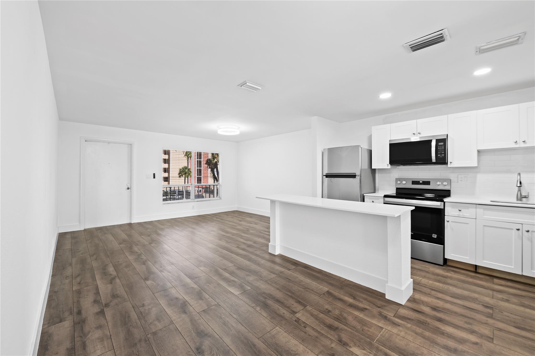 CLUB HOUSE COVE - Residential