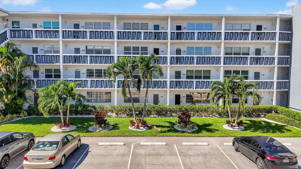 Photo of 2005 Berkshire A #2005, Deerfield Beach, FL 33442 (MLS # F10500135)