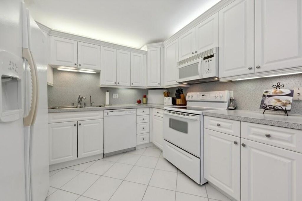 Photo of 209 Greenbrier C, West Palm Beach, FL 33417 (MLS # R10923778)