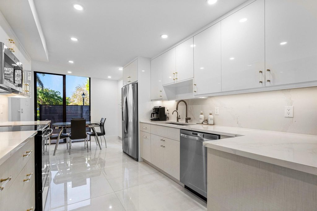 Photo of 3505 Bridgewood Drive #3505, Boca Raton, FL 33434 (MLS # R11109406)